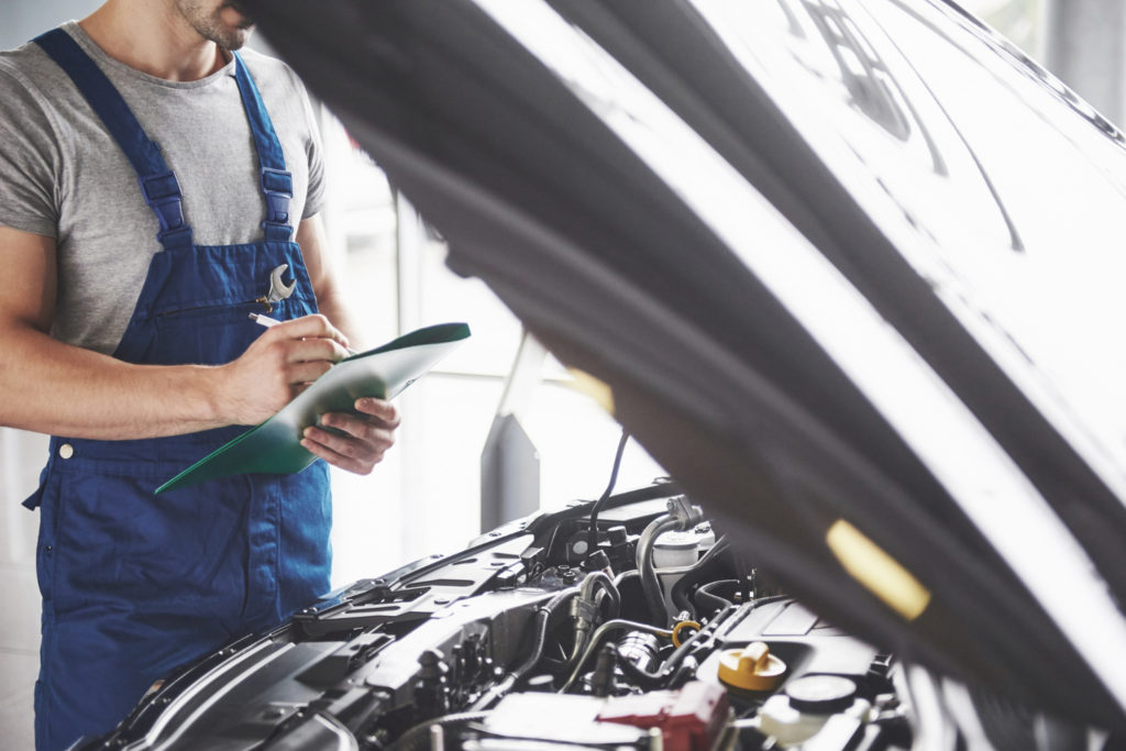 servicio y mantenimiento del auto